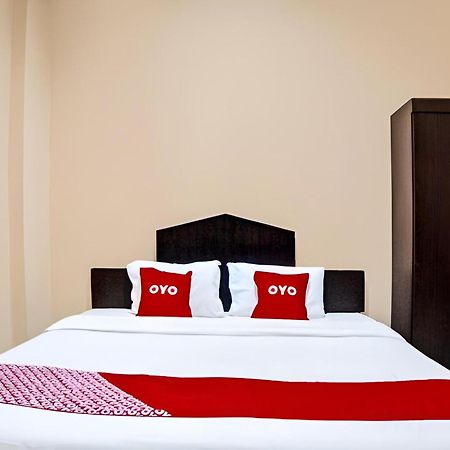 RedDoorz near Grand Palladium Medan Esterno foto