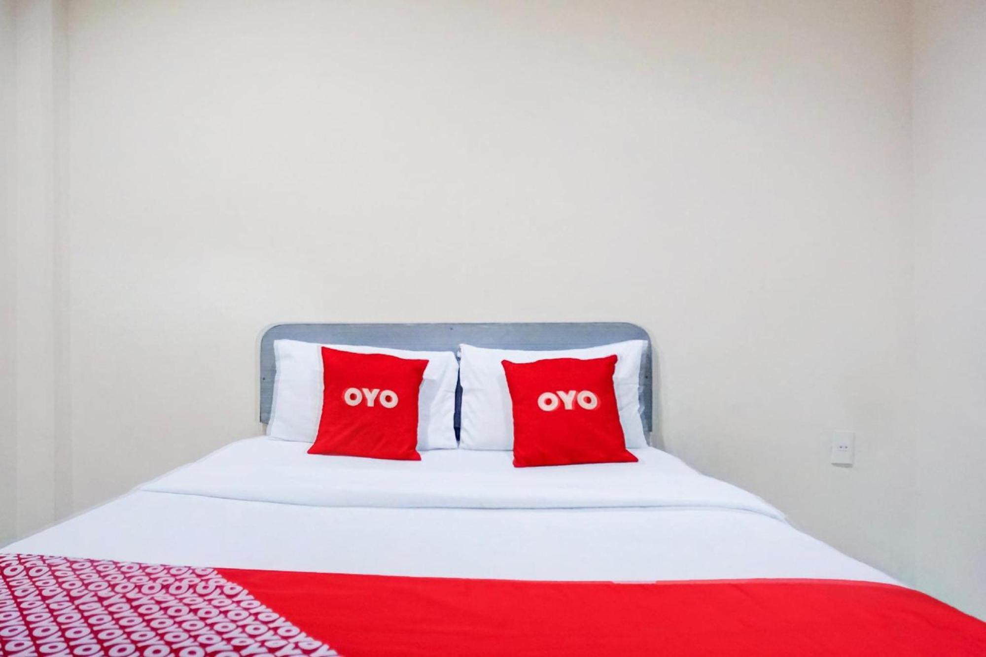 RedDoorz near Grand Palladium Medan Esterno foto
