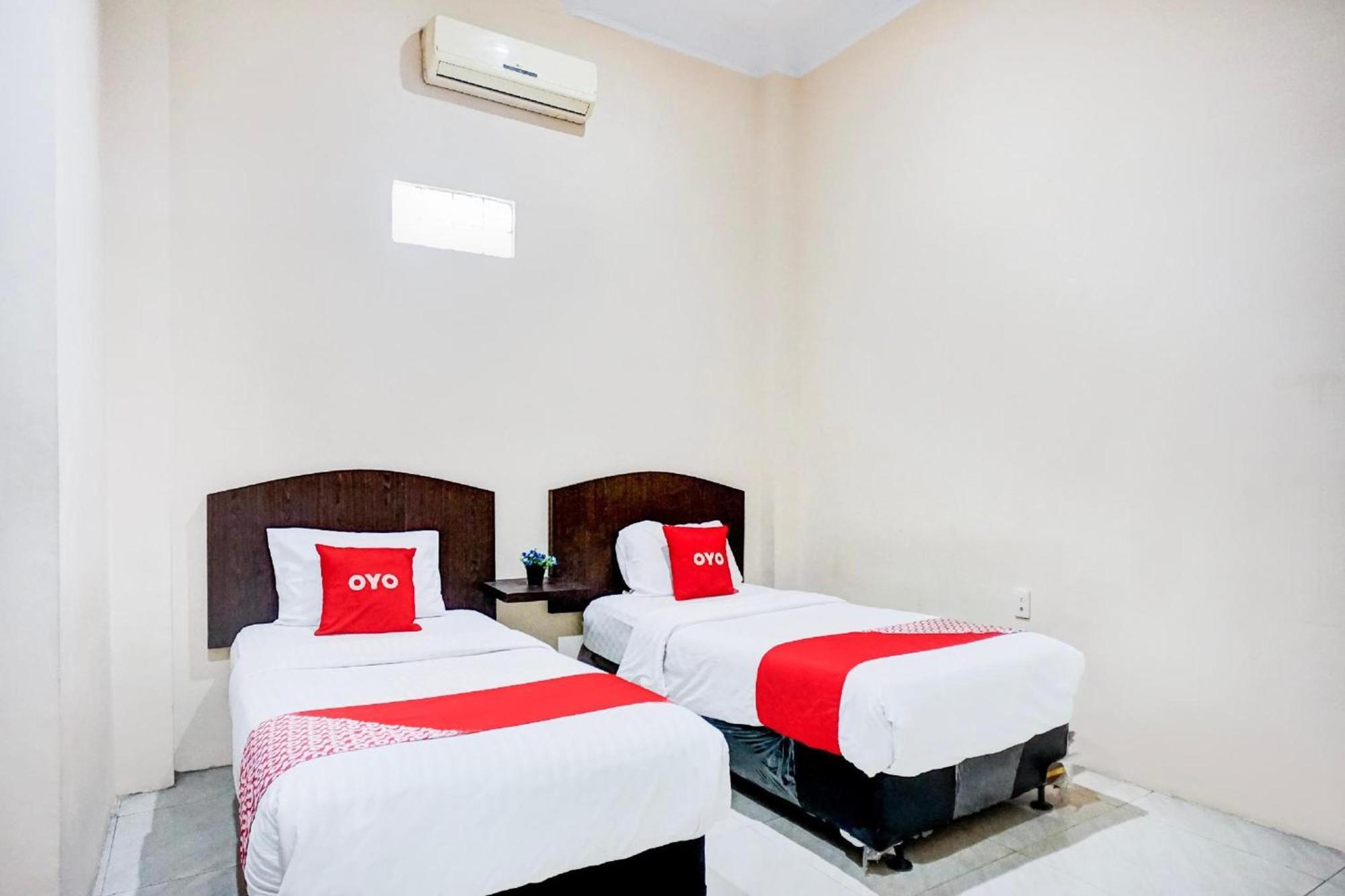 RedDoorz near Grand Palladium Medan Esterno foto