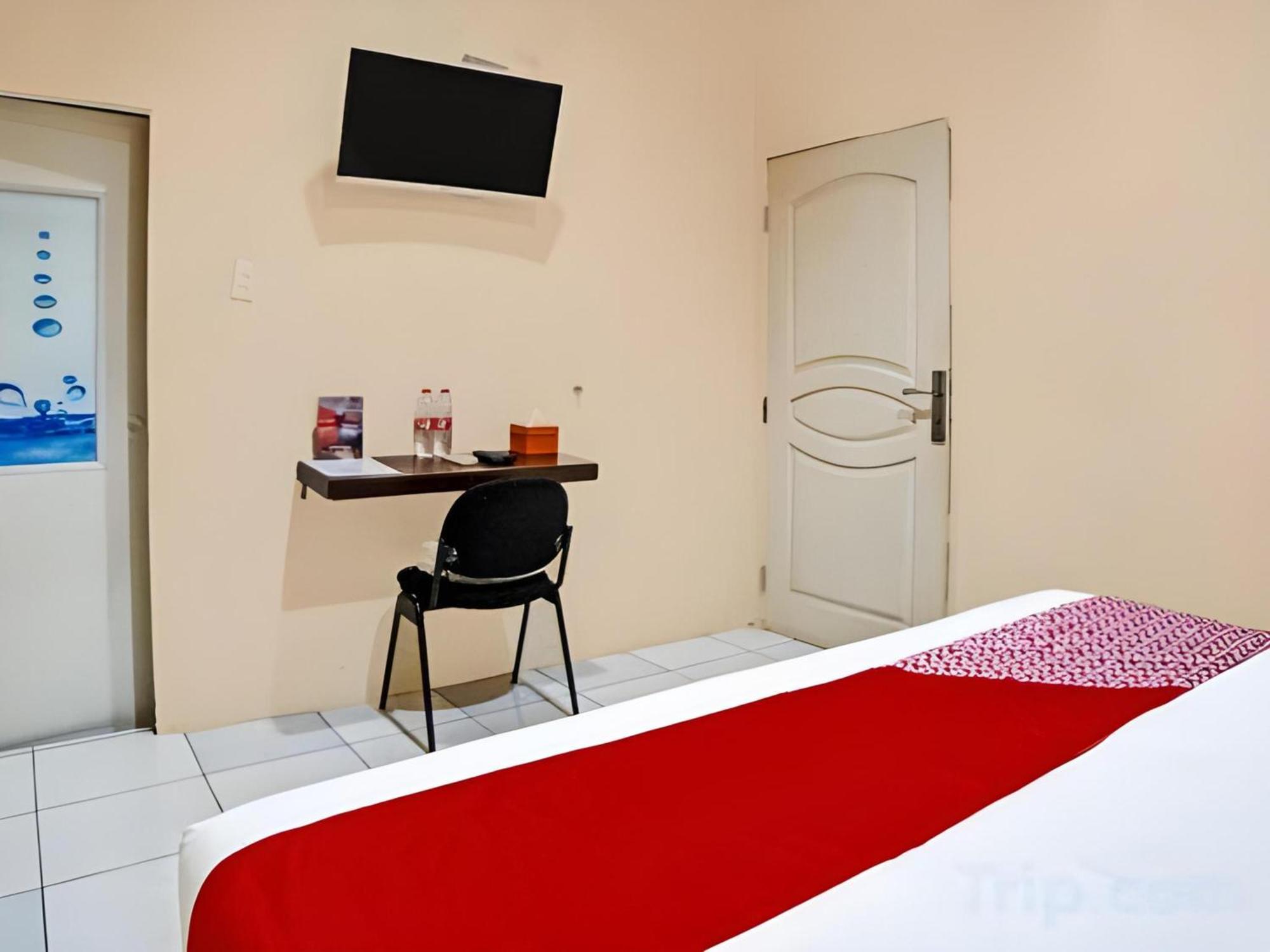 RedDoorz near Grand Palladium Medan Esterno foto