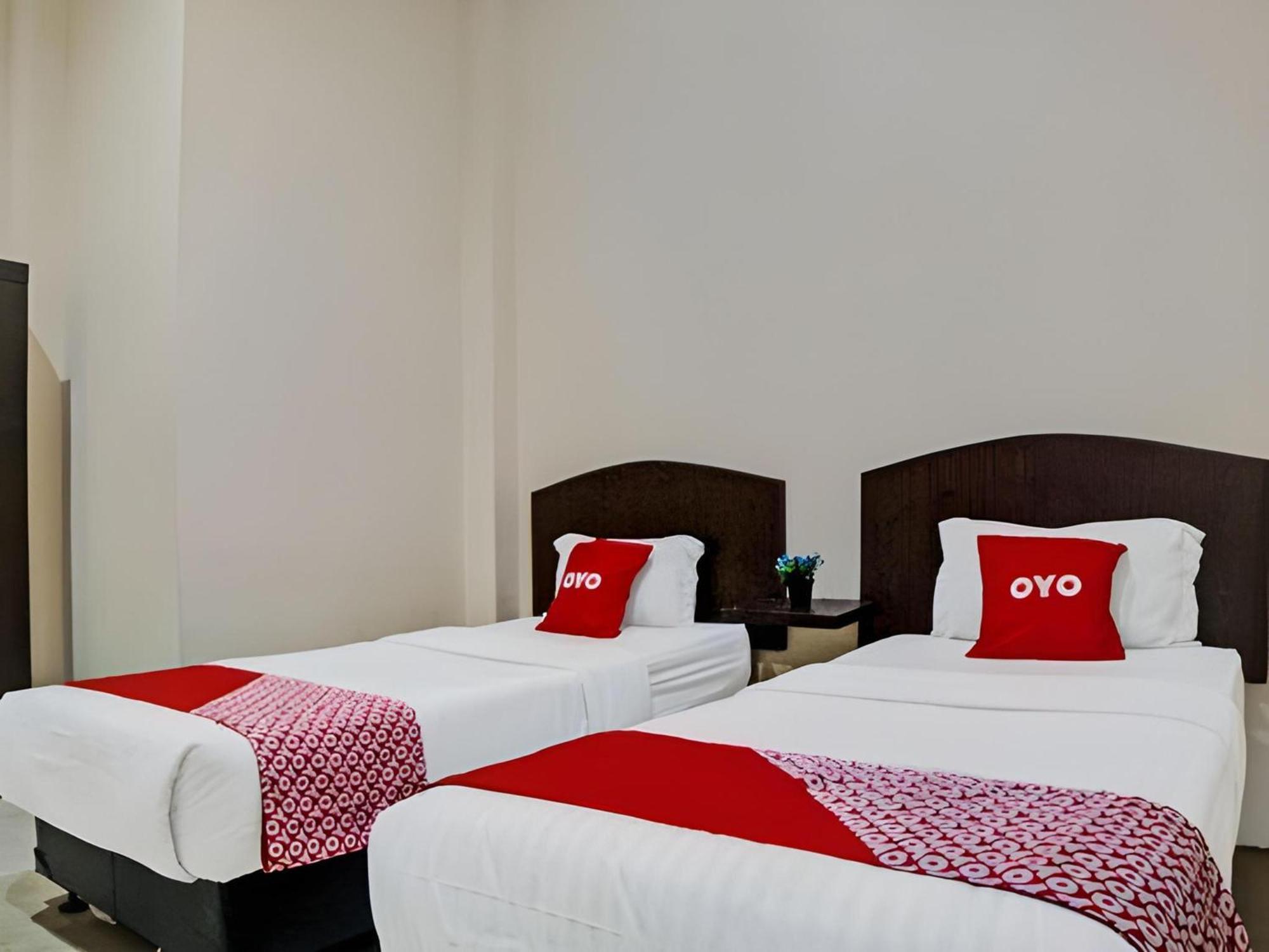 RedDoorz near Grand Palladium Medan Esterno foto