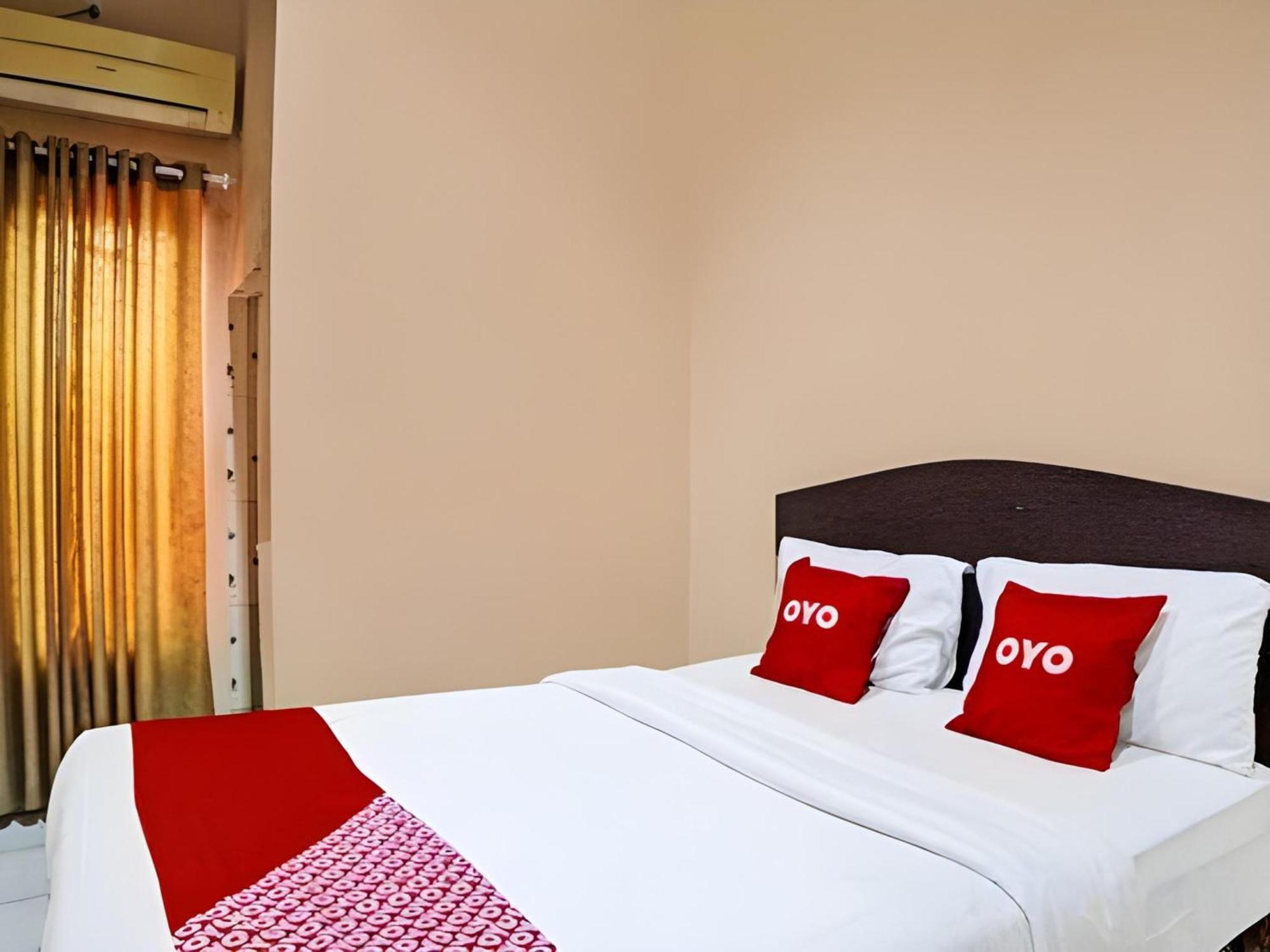 RedDoorz near Grand Palladium Medan Esterno foto