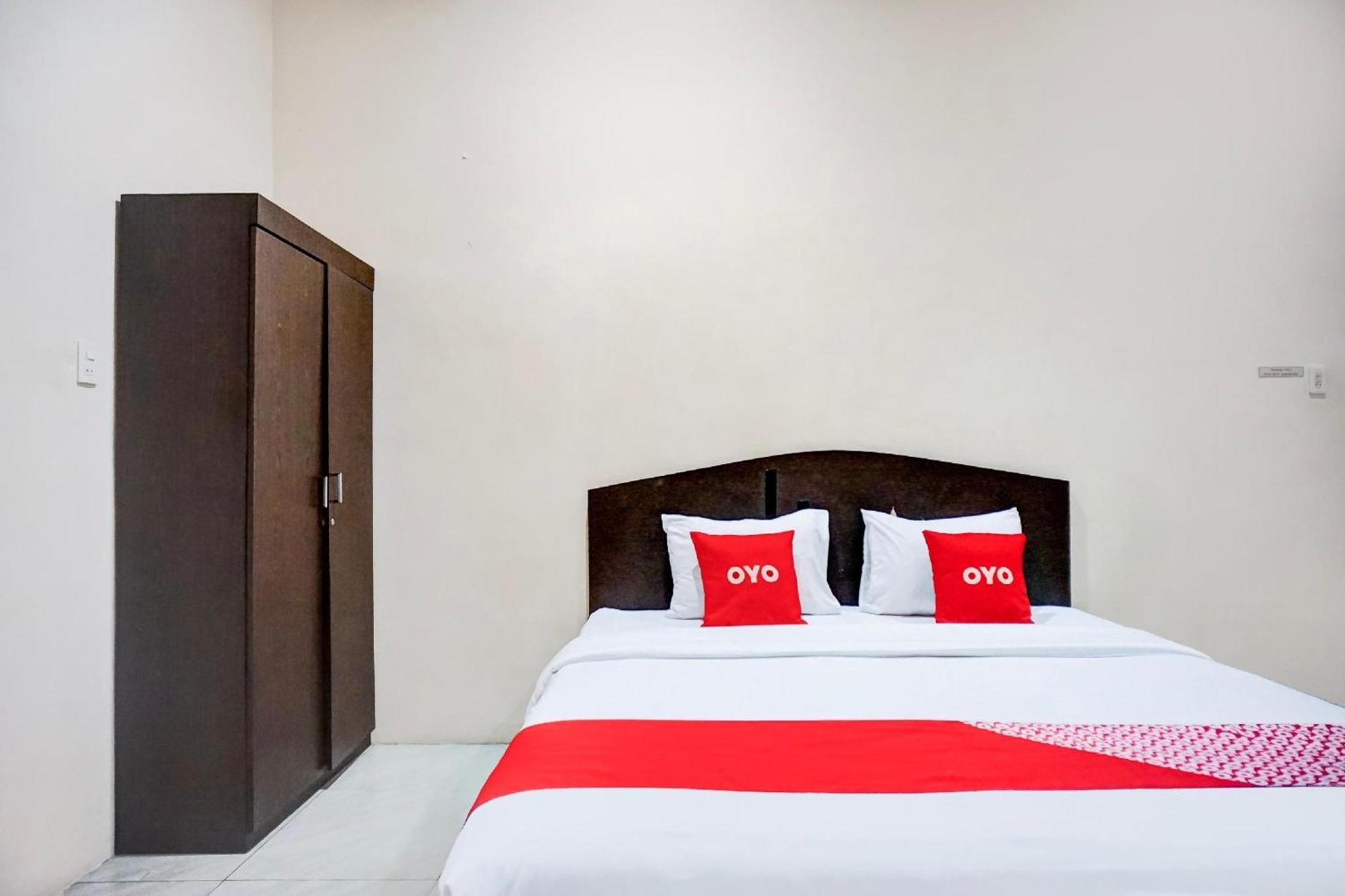 RedDoorz near Grand Palladium Medan Esterno foto
