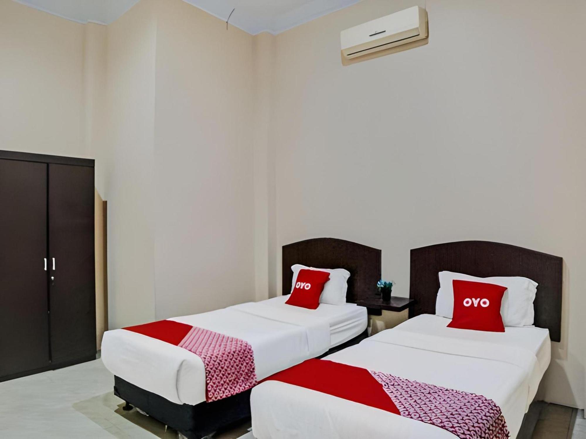 RedDoorz near Grand Palladium Medan Esterno foto