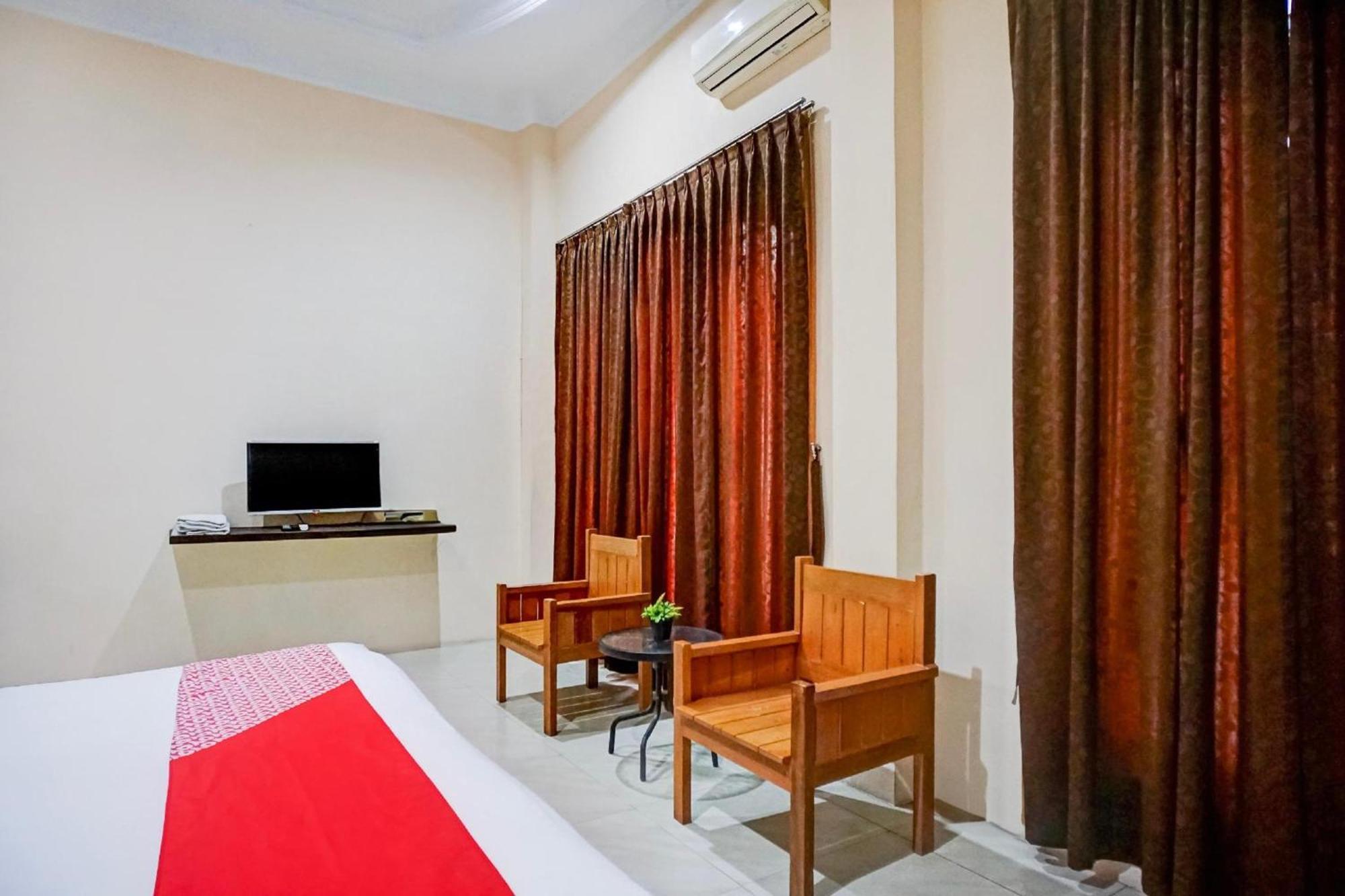 RedDoorz near Grand Palladium Medan Esterno foto