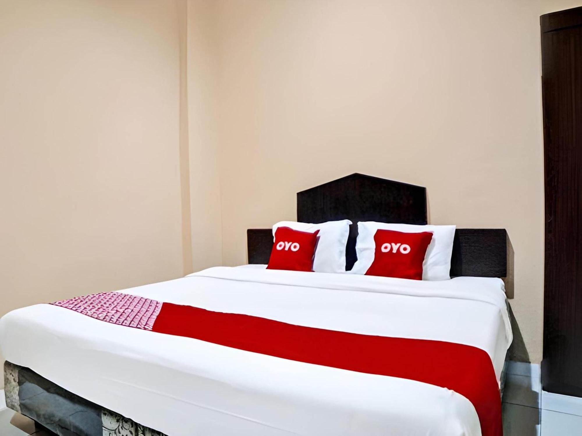 RedDoorz near Grand Palladium Medan Esterno foto