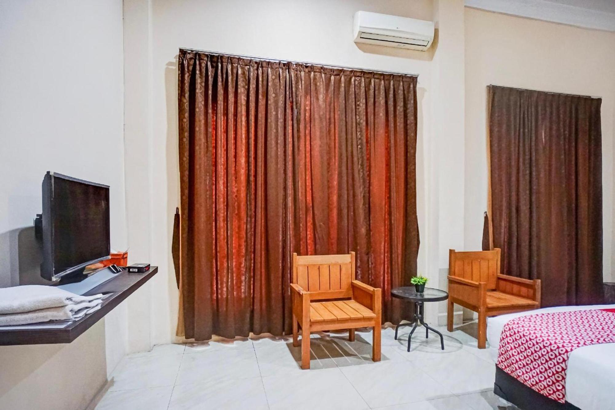 RedDoorz near Grand Palladium Medan Esterno foto
