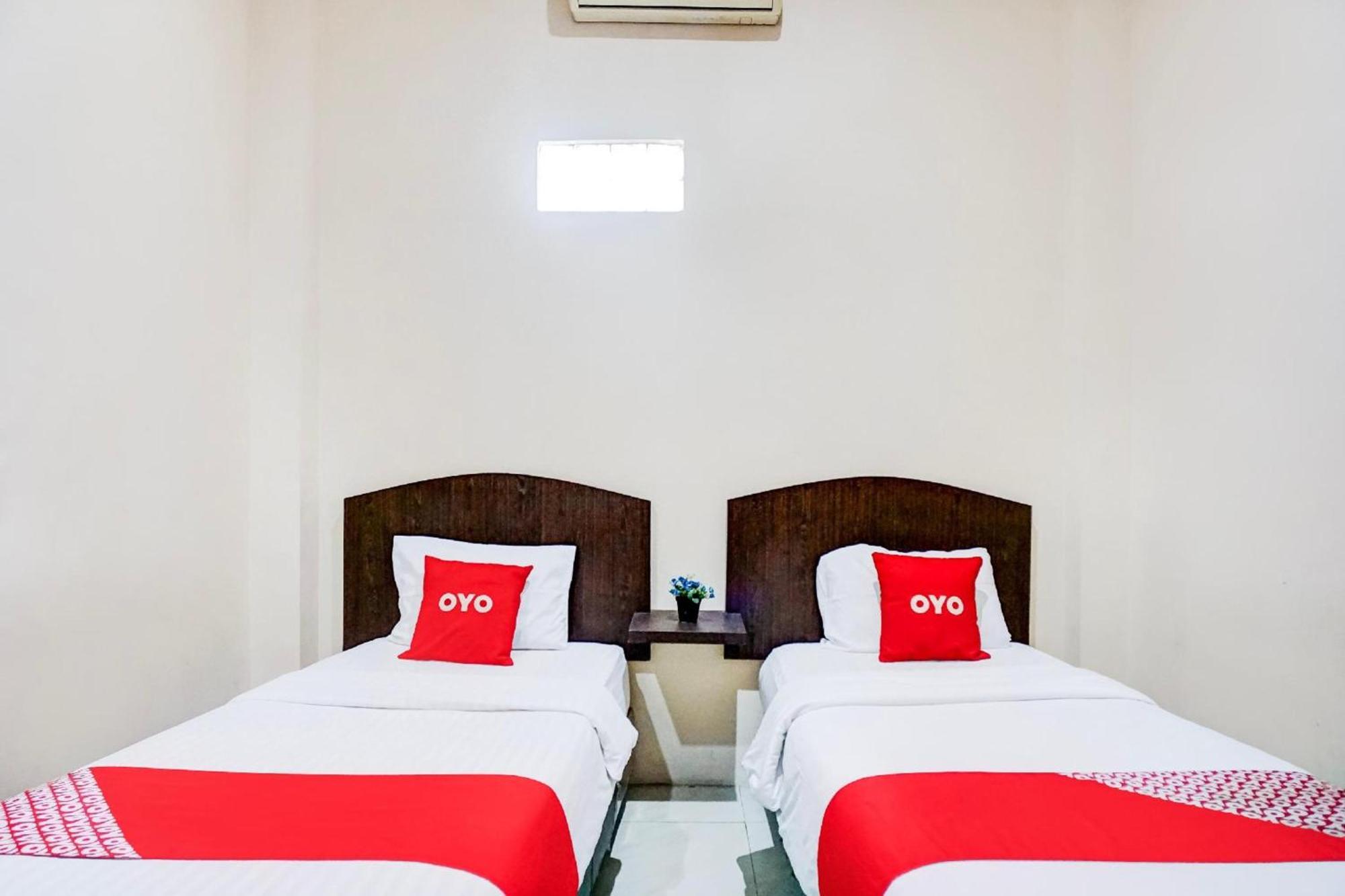 RedDoorz near Grand Palladium Medan Esterno foto