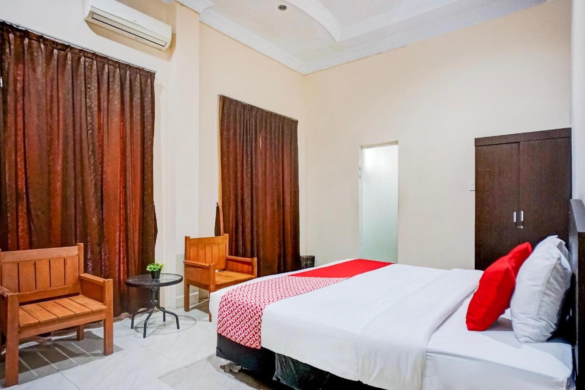 RedDoorz near Grand Palladium Medan Esterno foto