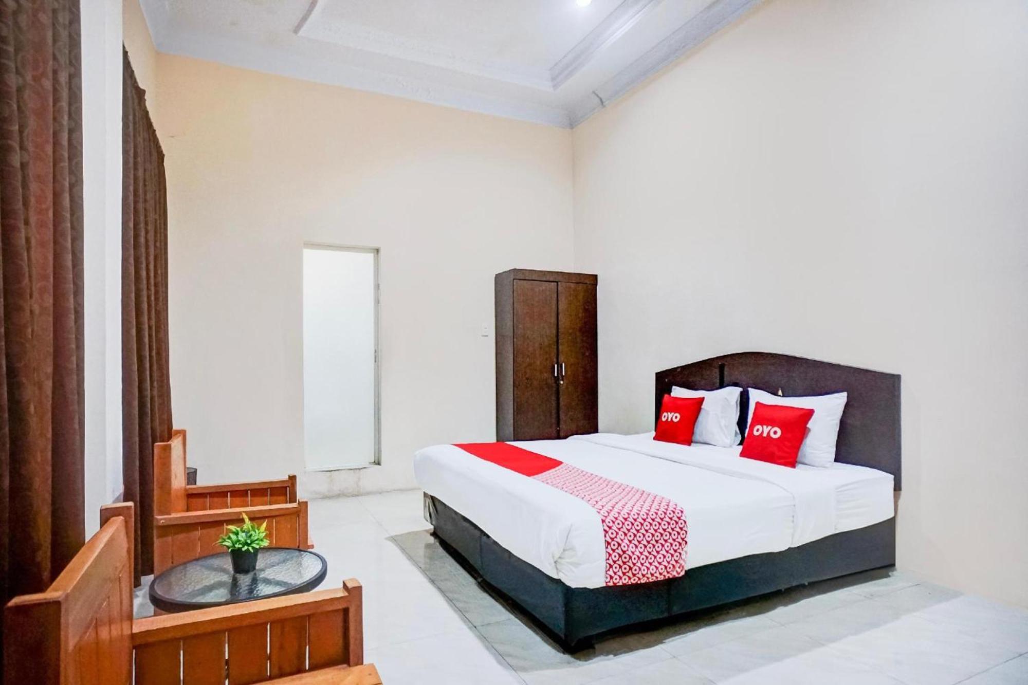RedDoorz near Grand Palladium Medan Esterno foto